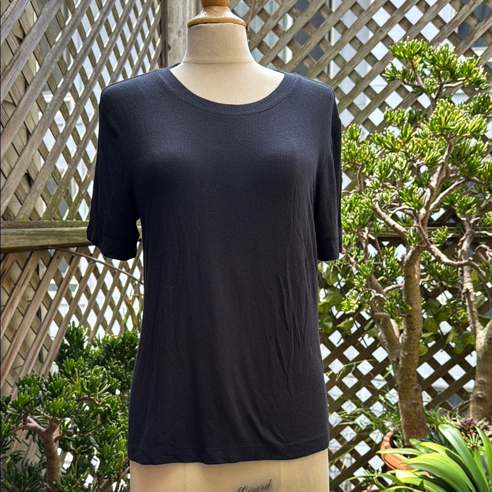 Daily ritual, ribbed knit short sleeved T-shirt. Navy. Size Medium GUC